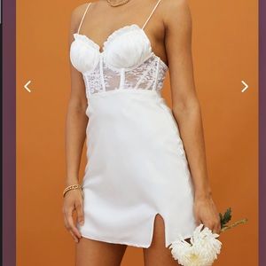 TROPHY LACE BODICE SWEETHEART NECKLINE MINI DRESS IVORY